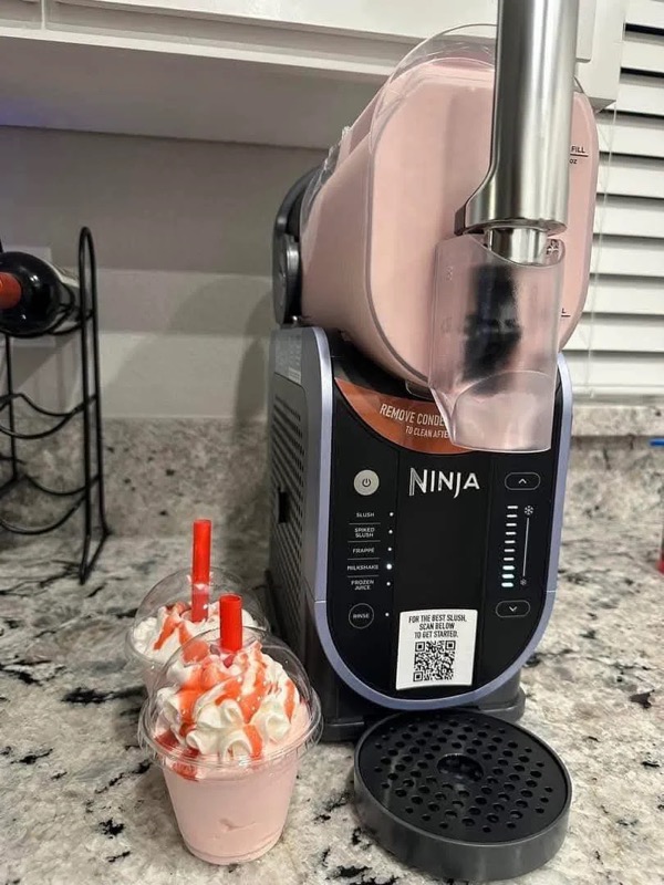 Isabel C. con la Ninja SLUSHi